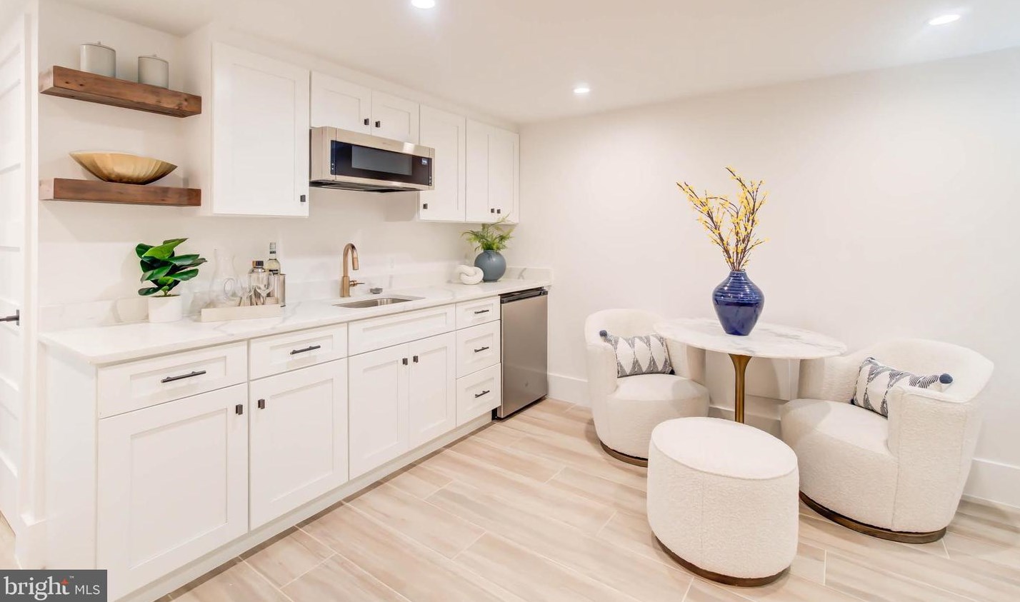 244 10th St, Washington DC  20002-6214 exterior