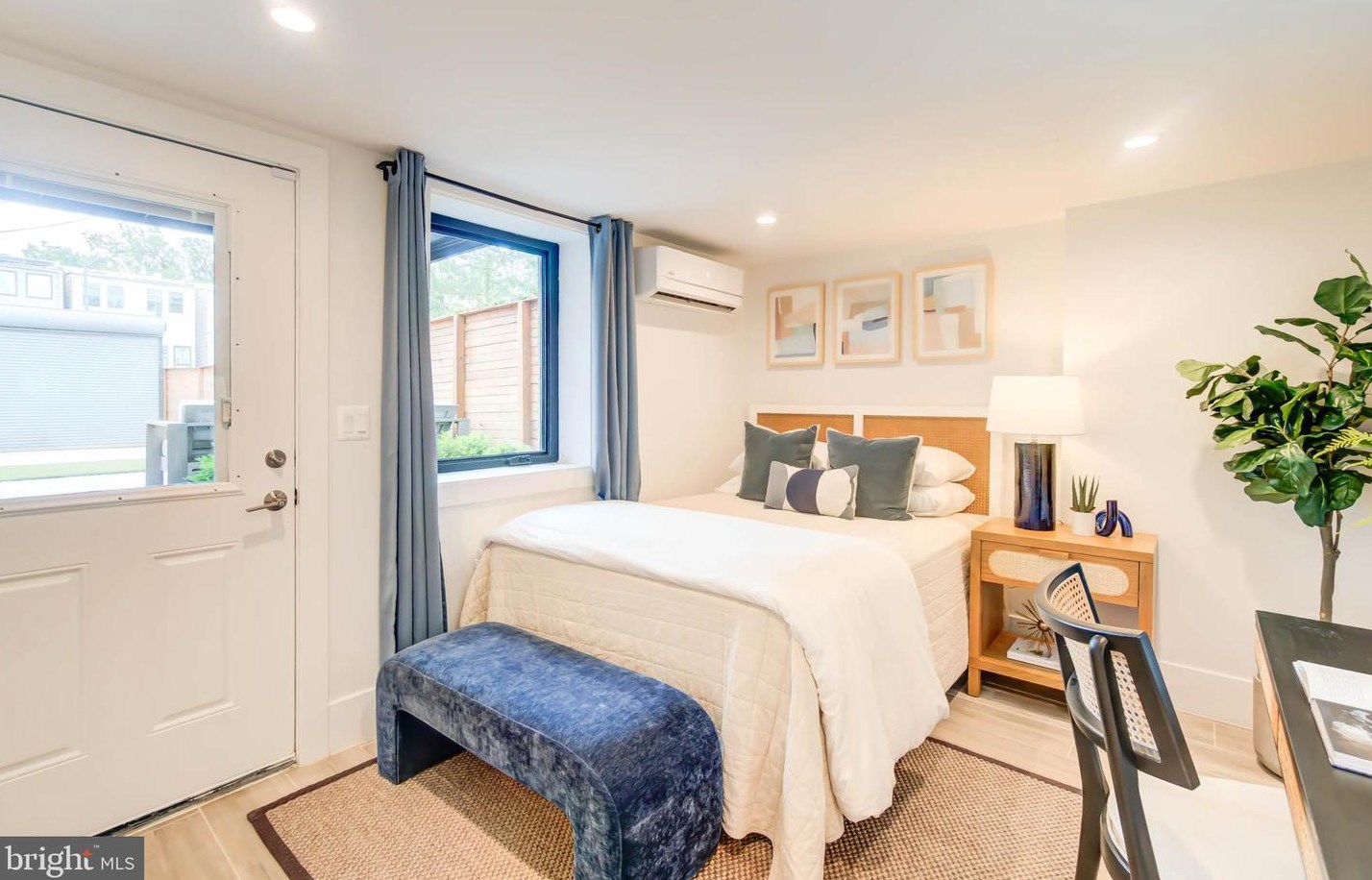 244 10th St, Washington DC  20002-6214 exterior