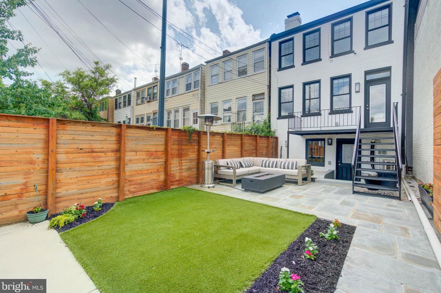 244 10th St, Washington DC  20002-6214 exterior