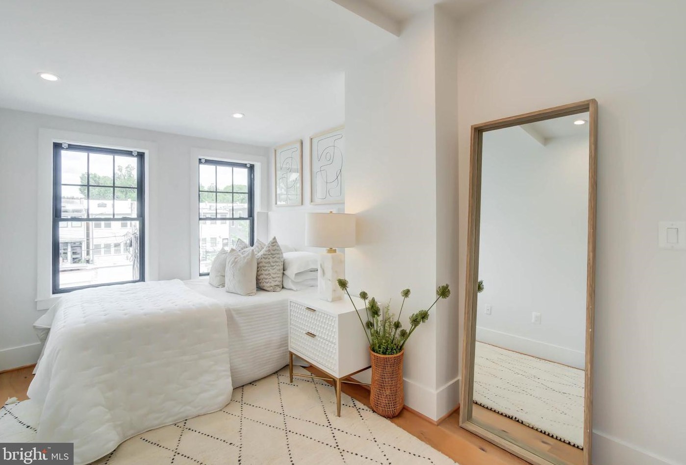 244 10th St, Washington DC  20002-6214 exterior