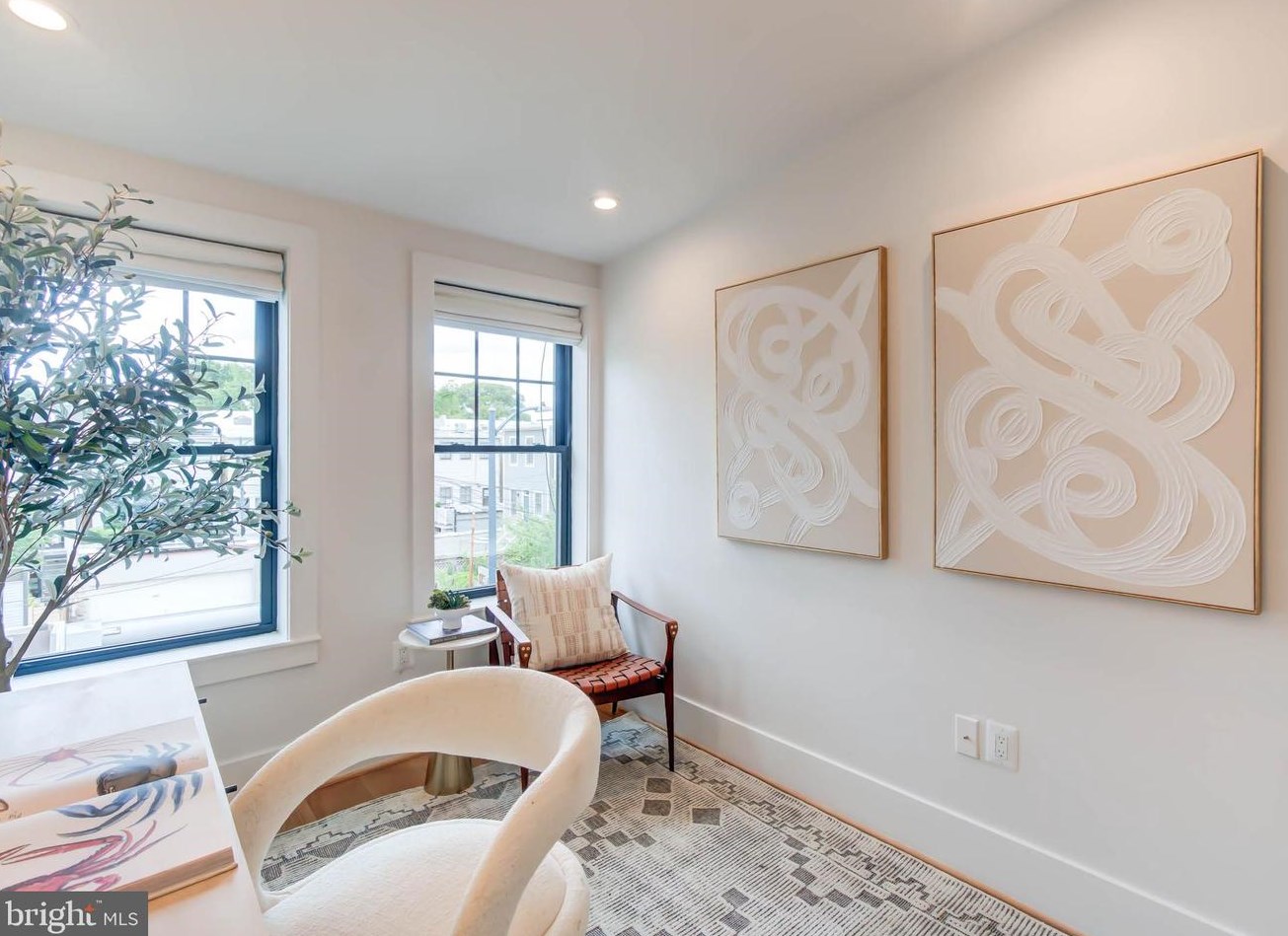 244 10th St, Washington DC  20002-6214 exterior