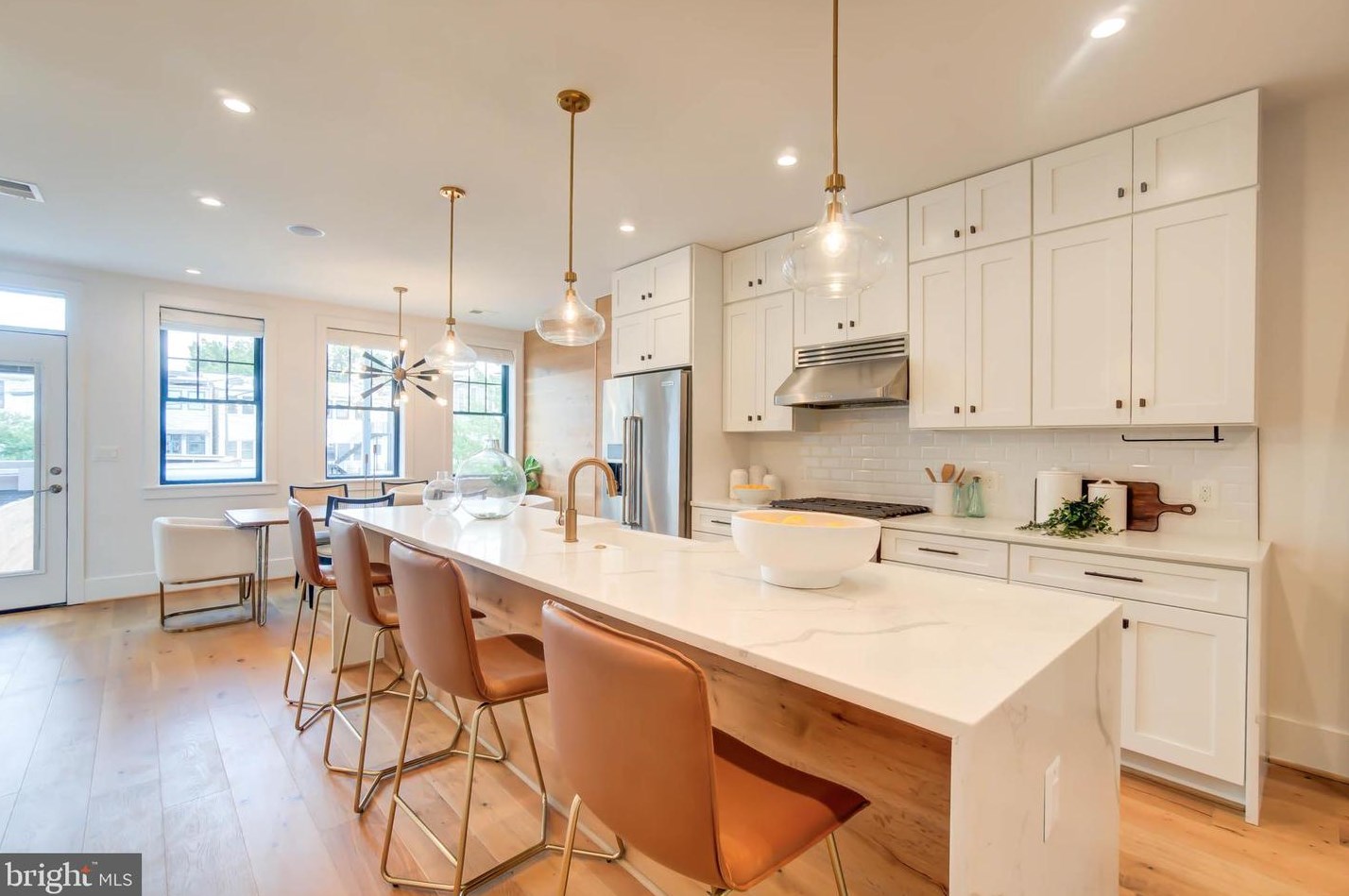 244 10th St, Washington DC  20002-6214 exterior