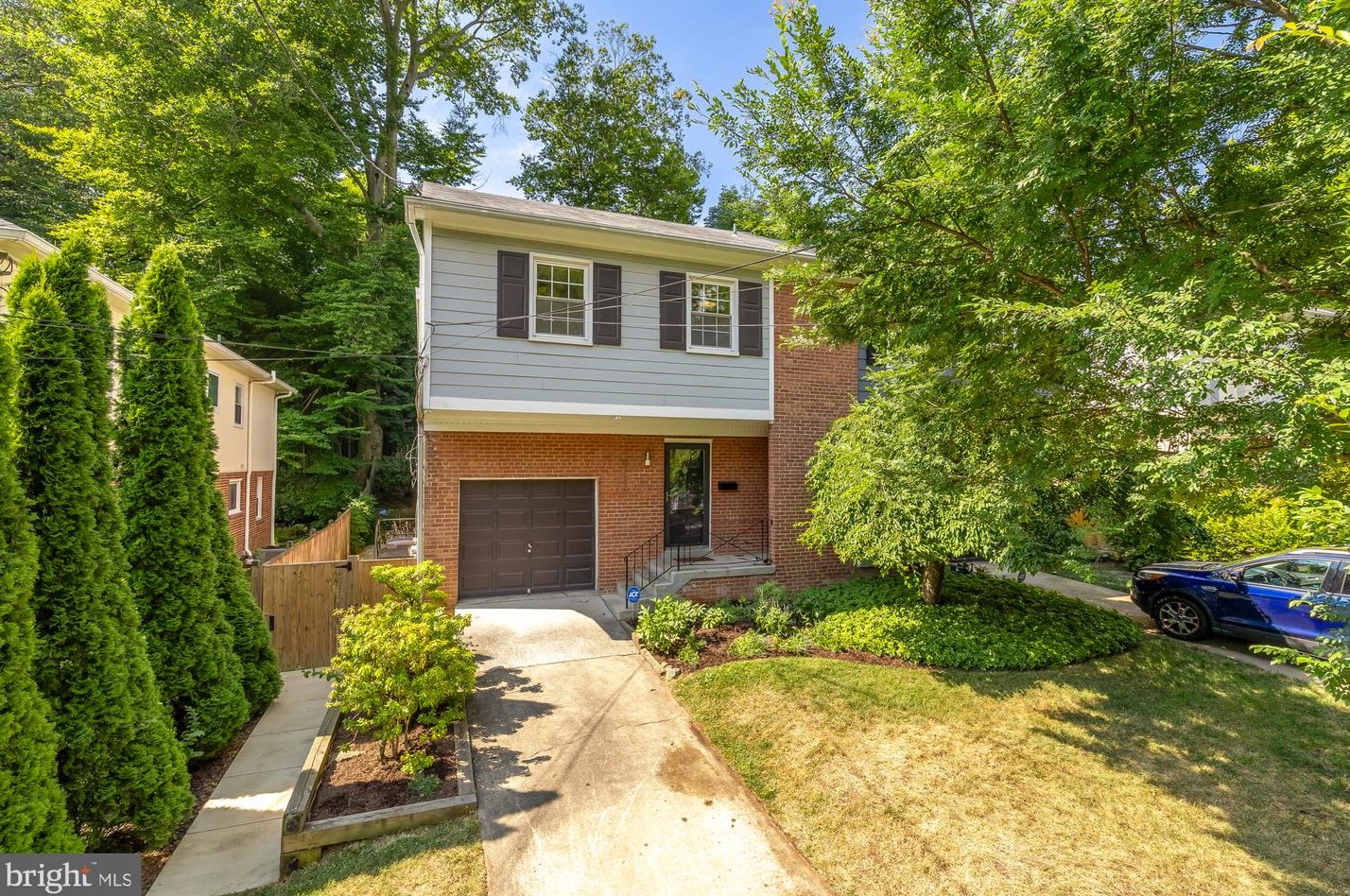 3646 Alton Pl, Washington, DC 20008-4220