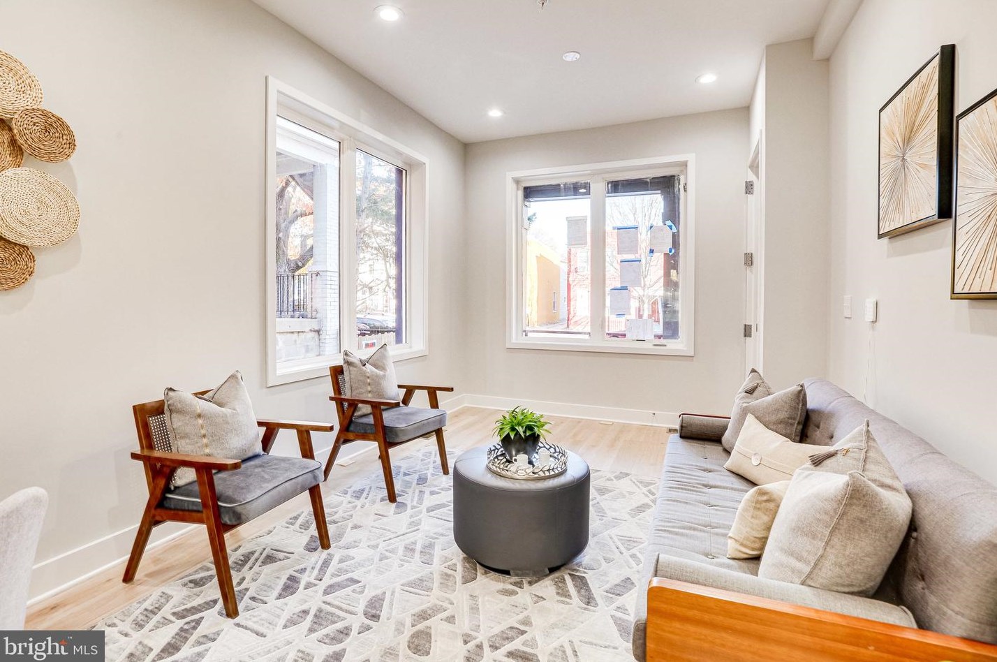 908 8th St, Washington, DC 20002-3619