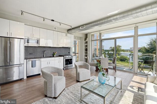 88 V St Sw #305, Washington, DC 20024