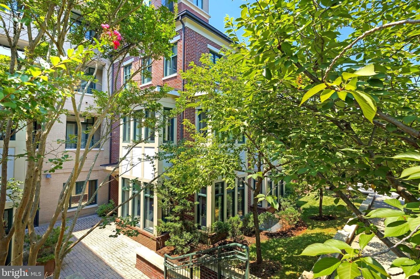 4750 41st St Nw #townhouse 4, Washington, DC 20016