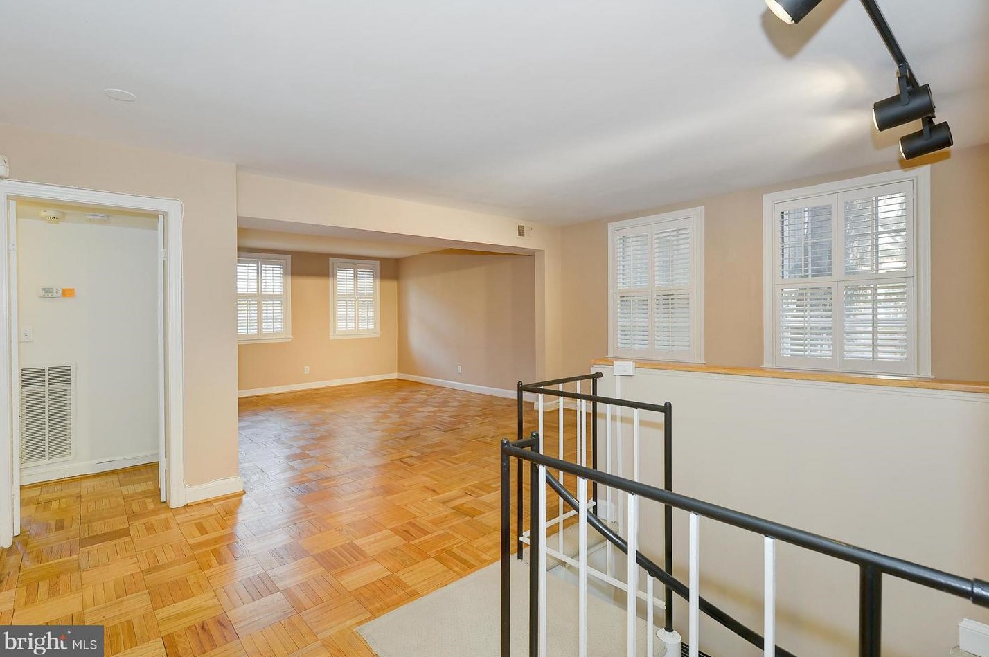 2720 Ordway St Nw #2, Washington, DC 20008