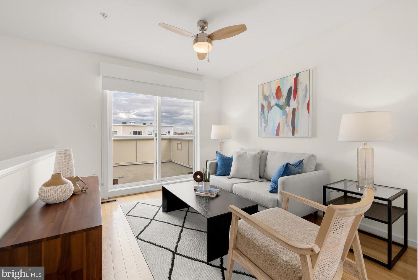 925 4 St, Washington DC 20003-3450 exterior