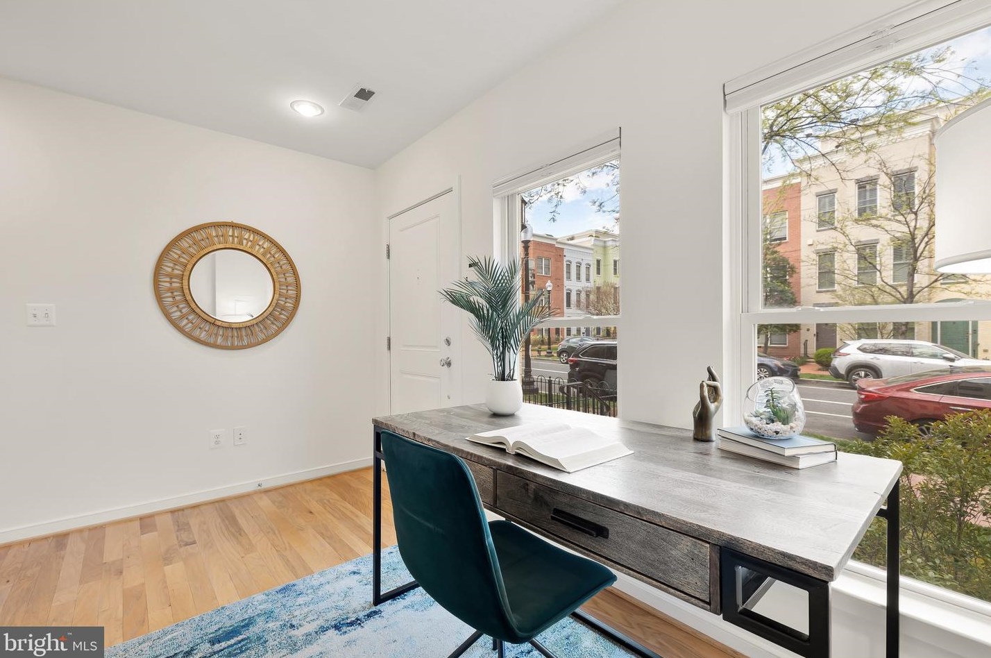 925 4 St, Washington DC 20003-3450 exterior