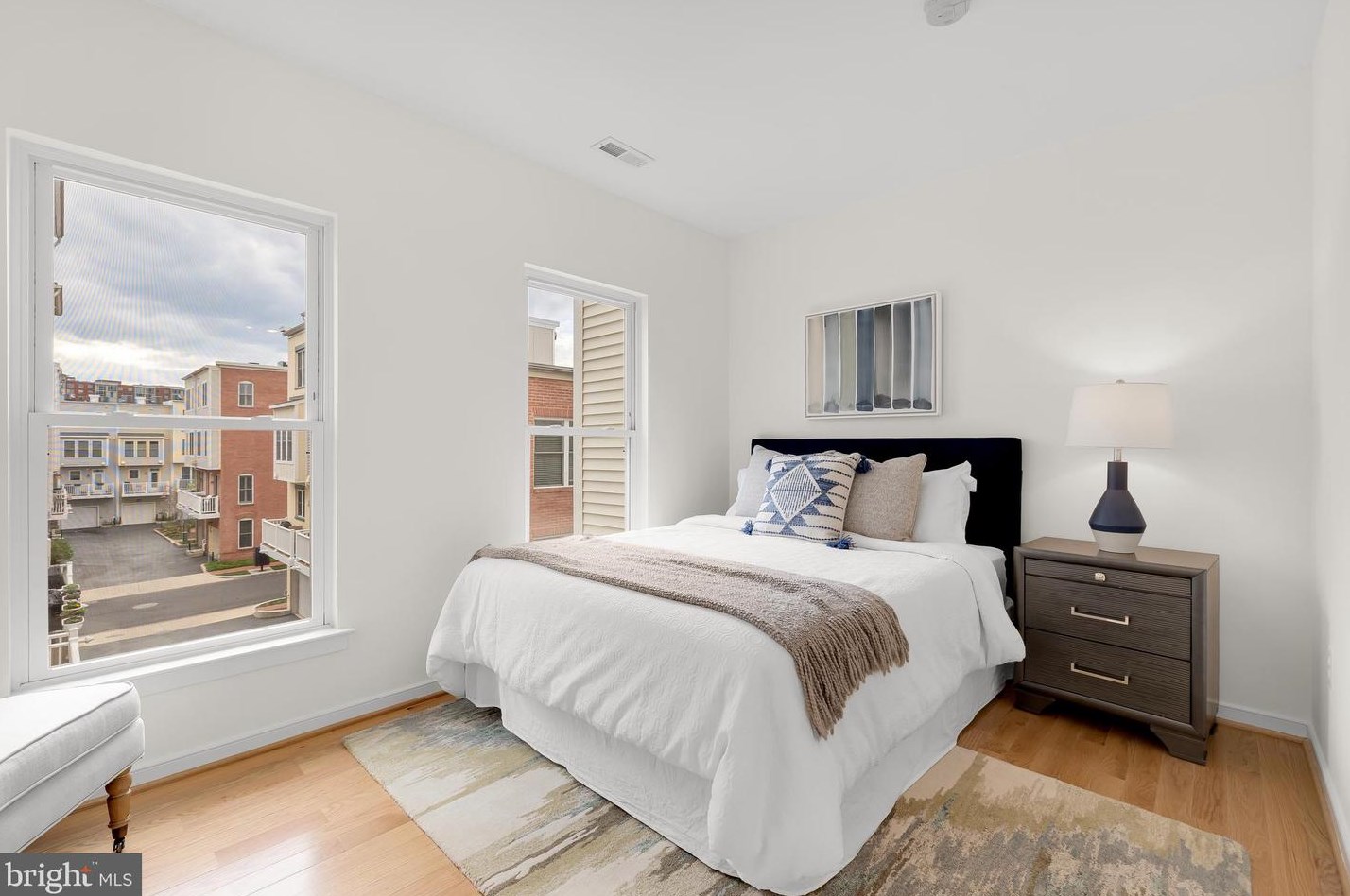 925 4 St, Washington DC 20003-3450 exterior