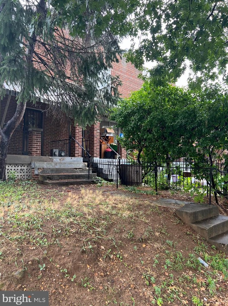 1002 15th St, Washington, DC 20003-3213