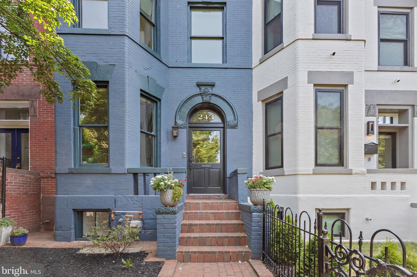 243 12th St, Washington DC  20003-1401 exterior