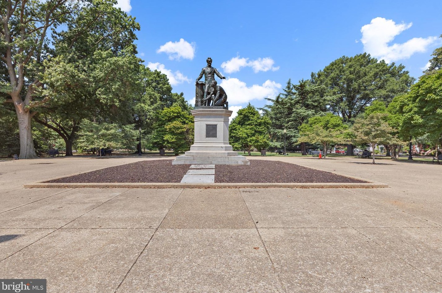 243 12th St, Washington DC  20003-1401 exterior