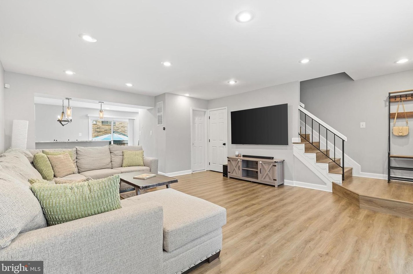 3135 Apple Rd Ne #4, Washington, DC 20018