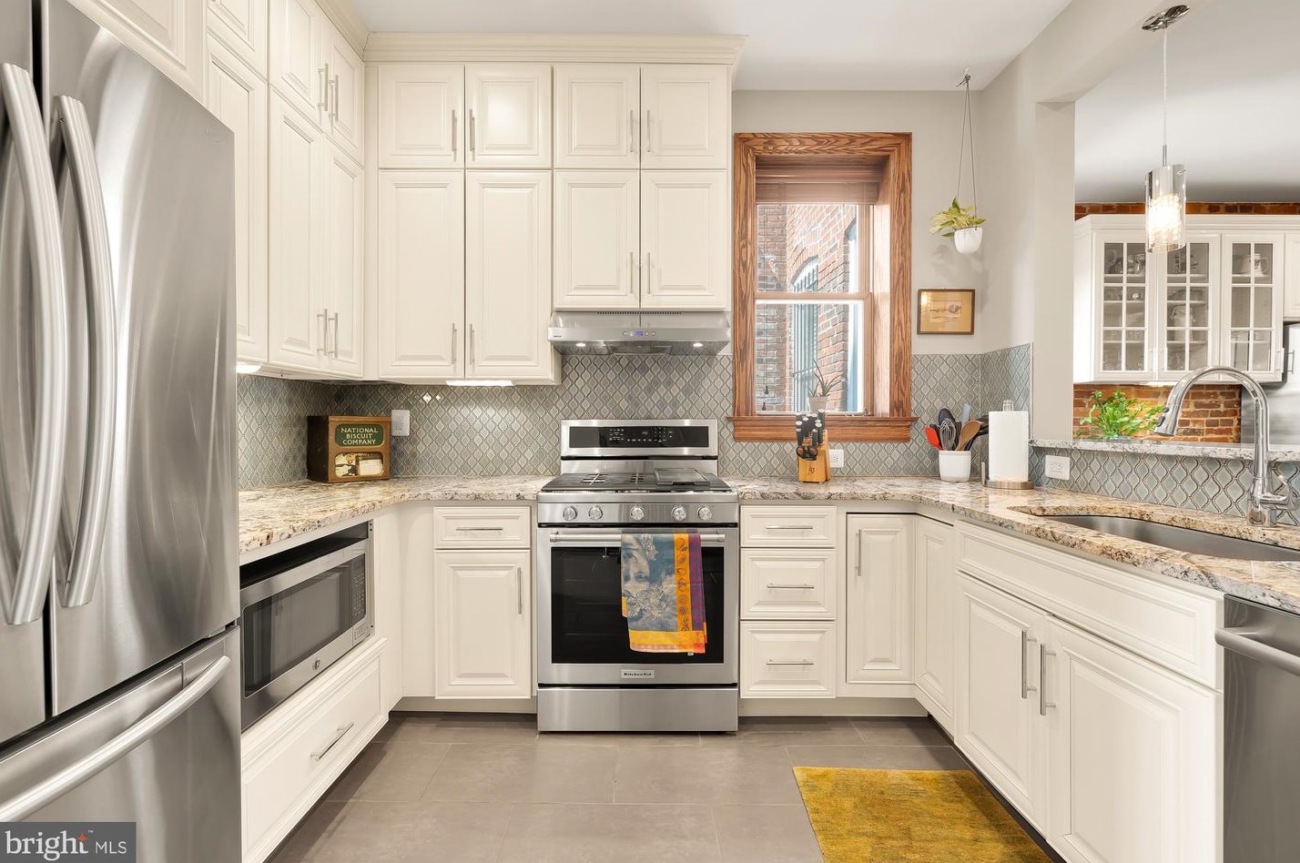 2014 Capitol St, Washington DC 20002-1328 exterior