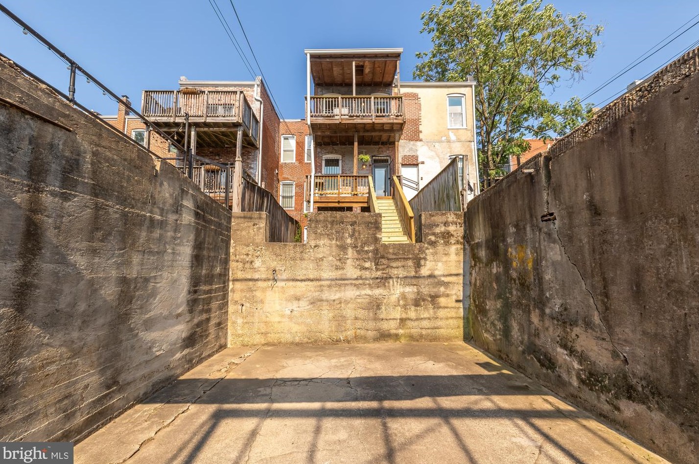 2014 Capitol St, Washington DC 20002-1328 exterior