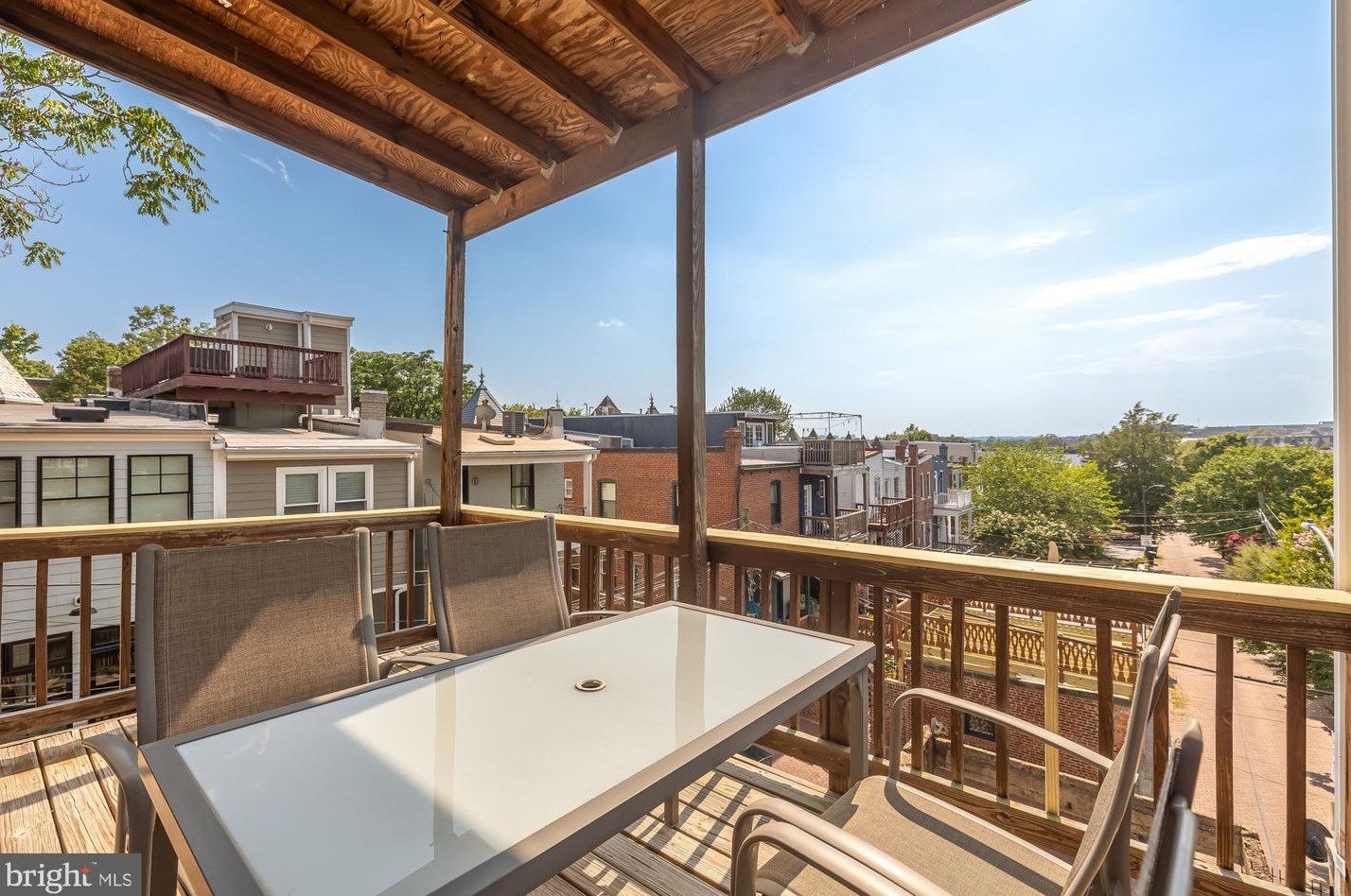 2014 Capitol St, Washington DC 20002-1328 exterior