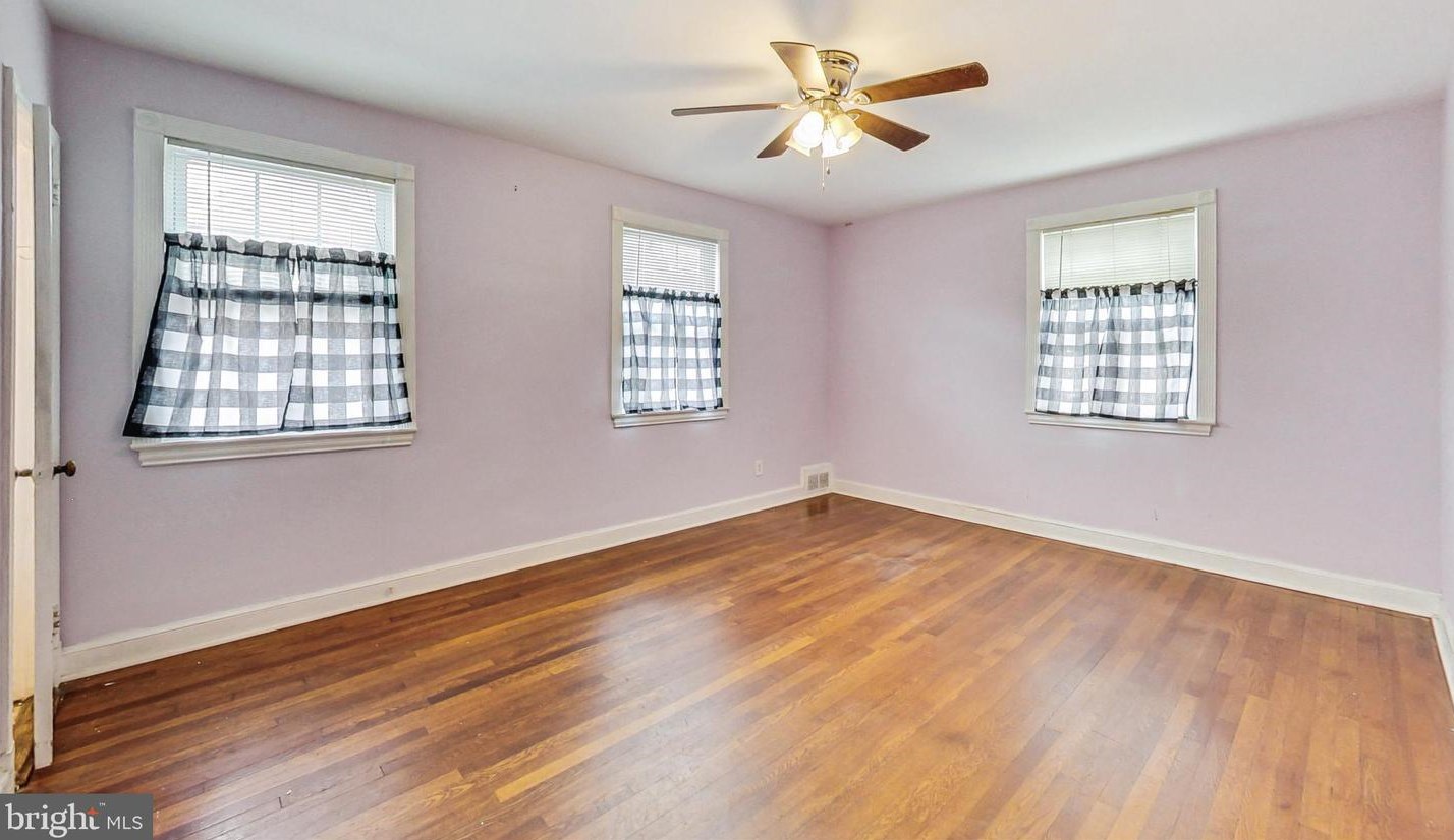 6216 New Hampshire Ave, Washington DC  20037-2303 exterior