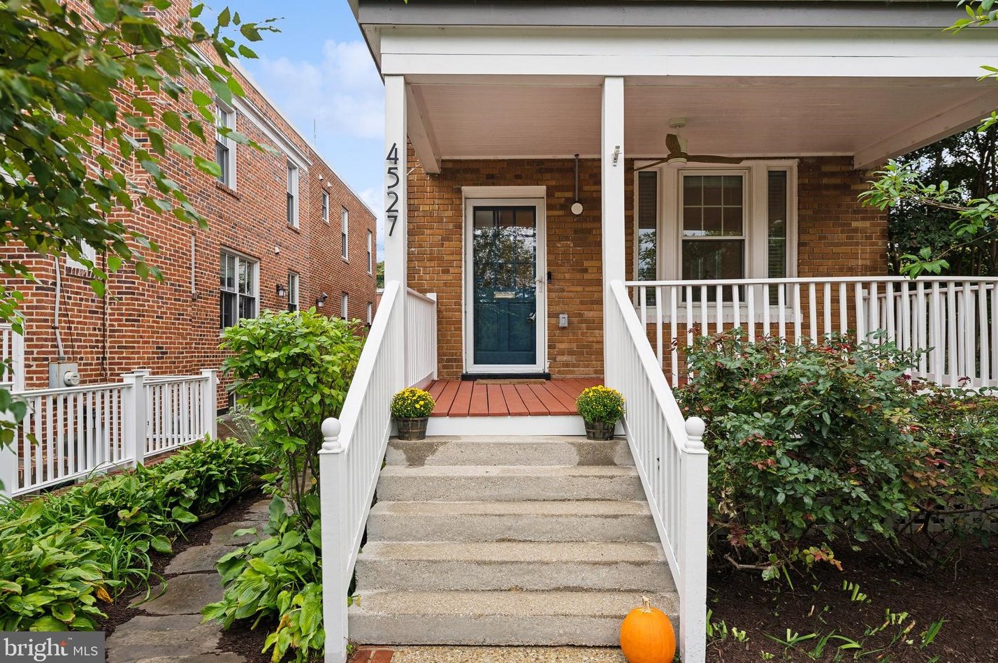 4527 44th St, Washington, DC 20016-4545