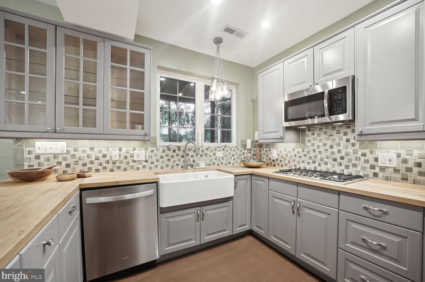 1409 Rdg Pl, Washington DC 20020-5640 exterior