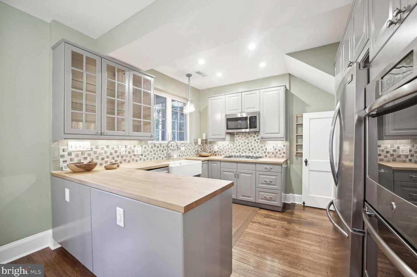 1409 Rdg Pl, Washington DC 20020-5640 exterior