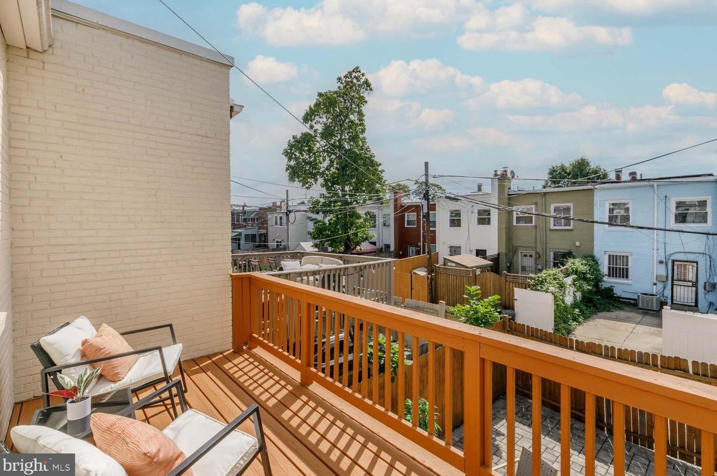 1727 F St, Washington DC  20002-4613 exterior