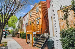 903 11th St SE, Washington, DC 20003 - Photo 2
