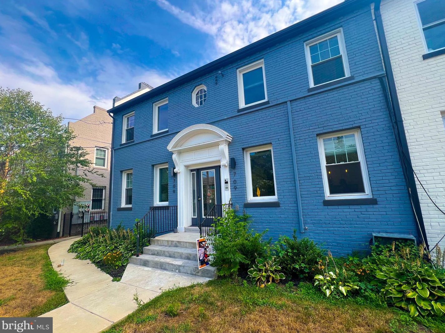 709 Quincy St, Washington, DC 20017-3627