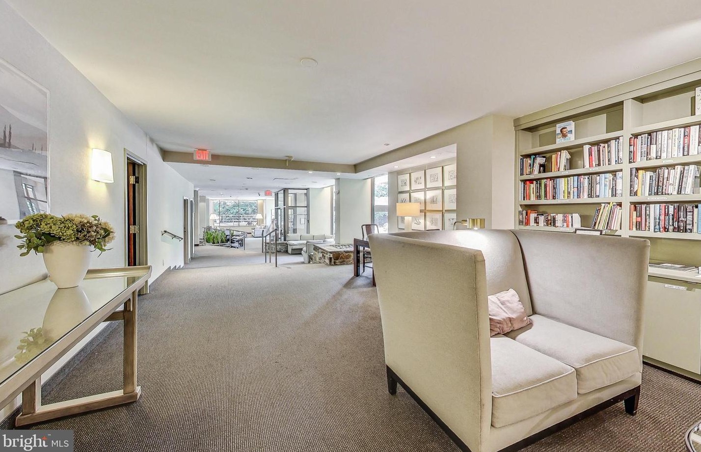 4100 Cathedral Ave, Washington DC  20016-3513 exterior