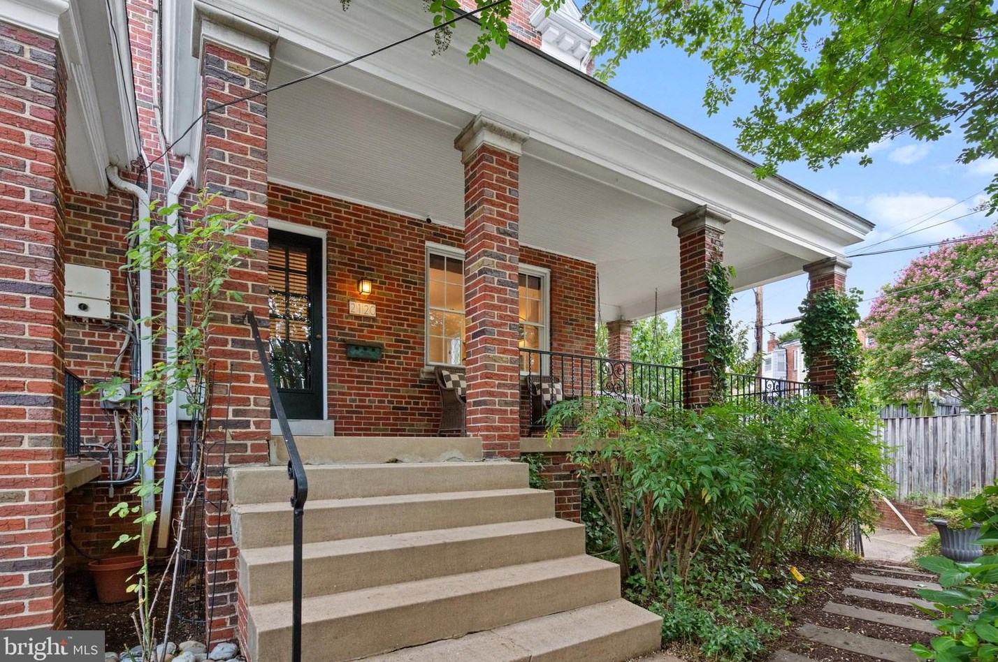 2120 Huidekoper Pl, Washington, DC 20007-1822