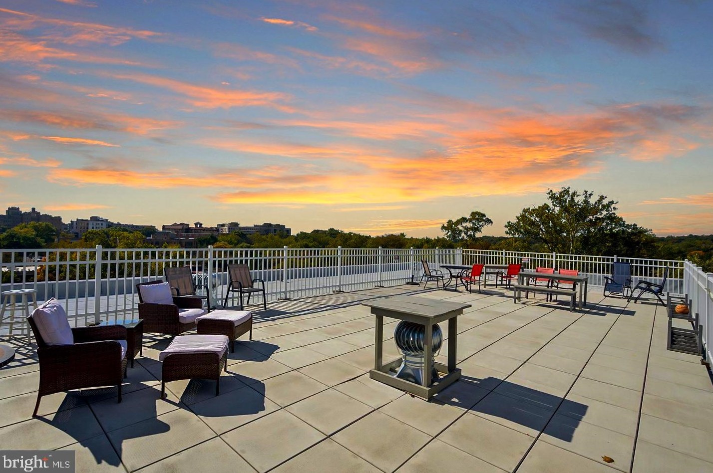 2456 20th St, Washington, DC 20009-1574