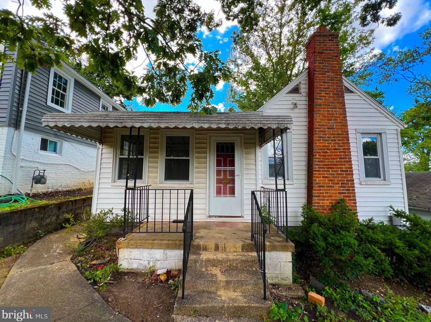 1227 44th Pl, Washington, DC 20019-5710