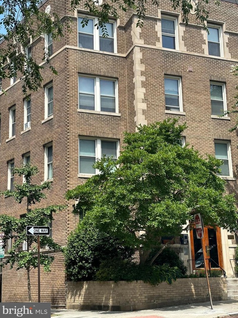 1875 Mintwood Pl, Washington, DC 20009-1967
