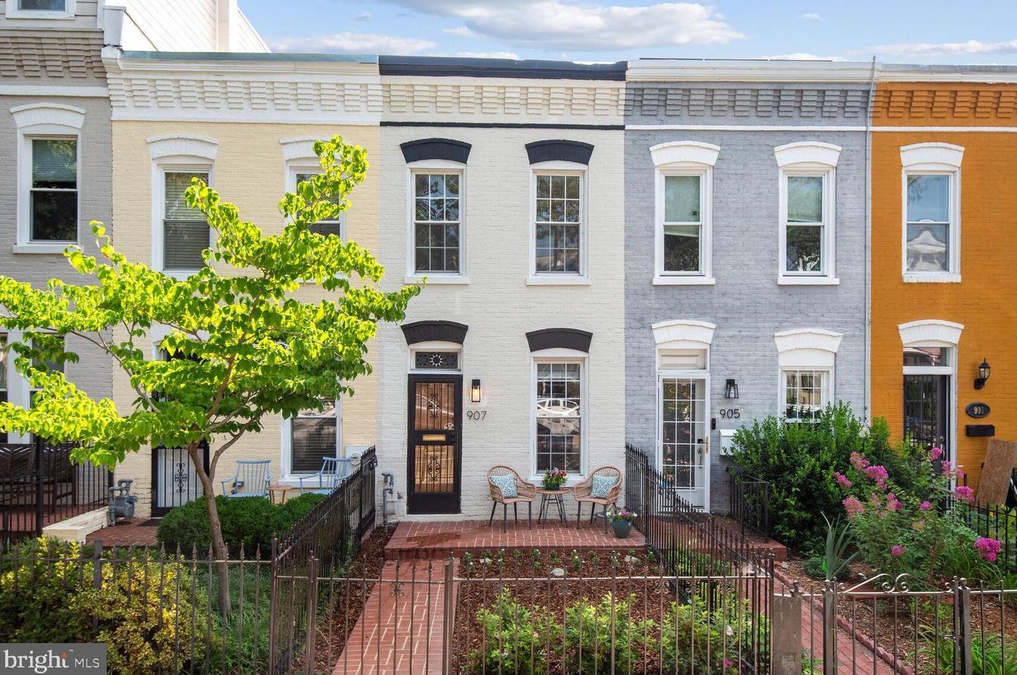 907 8th St, Washington, DC 20002-3618