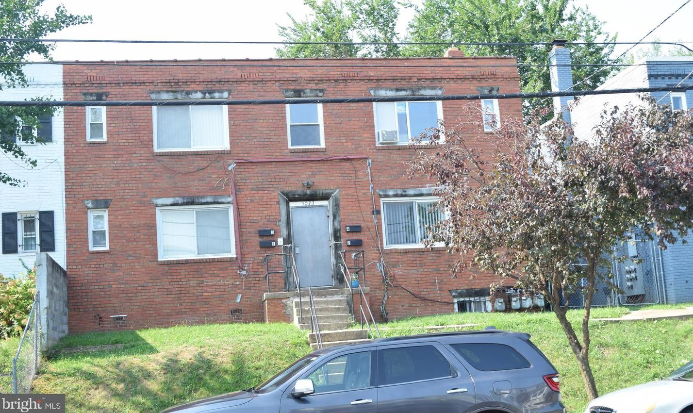 5033 Hanna Pl Se, Washington, DC 20019