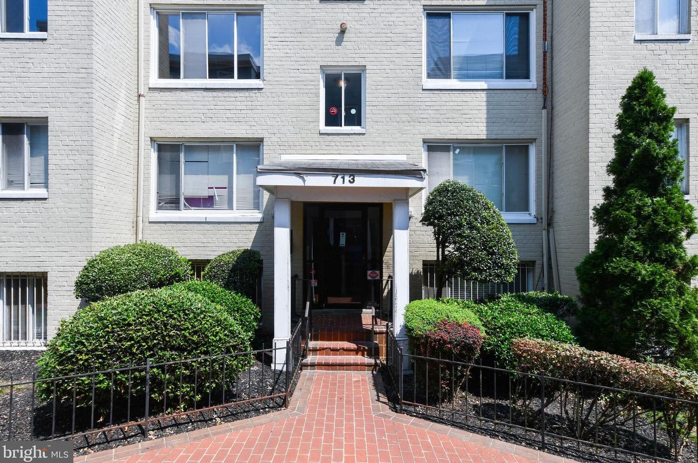 713 Brandywine St Se Apt B2, Washington, DC 20032