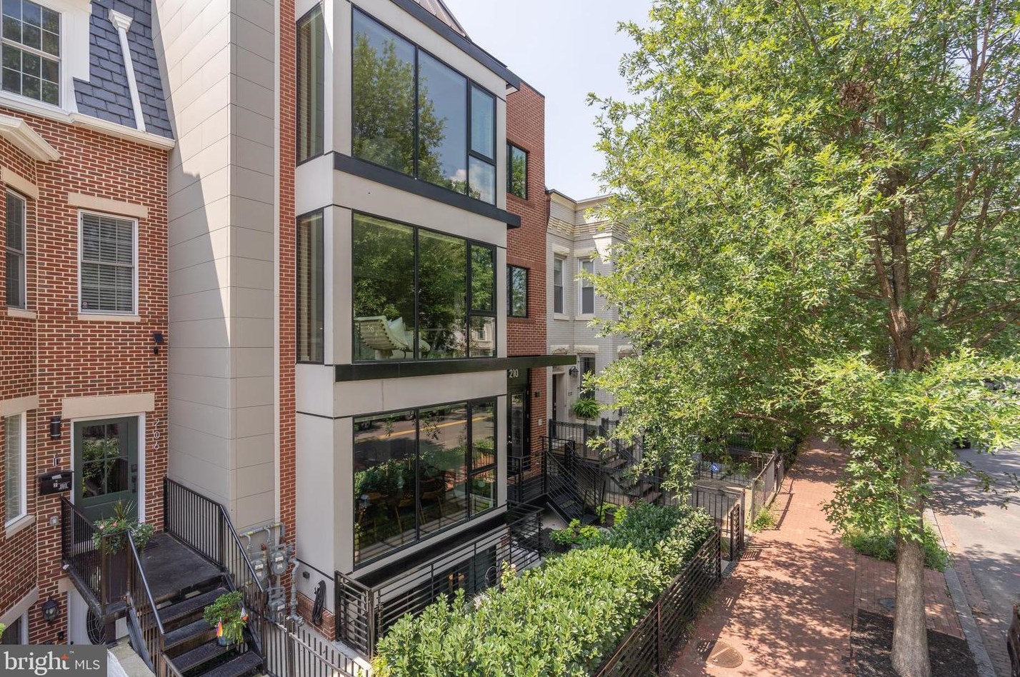 210 P St, Washington, DC 20001-1928