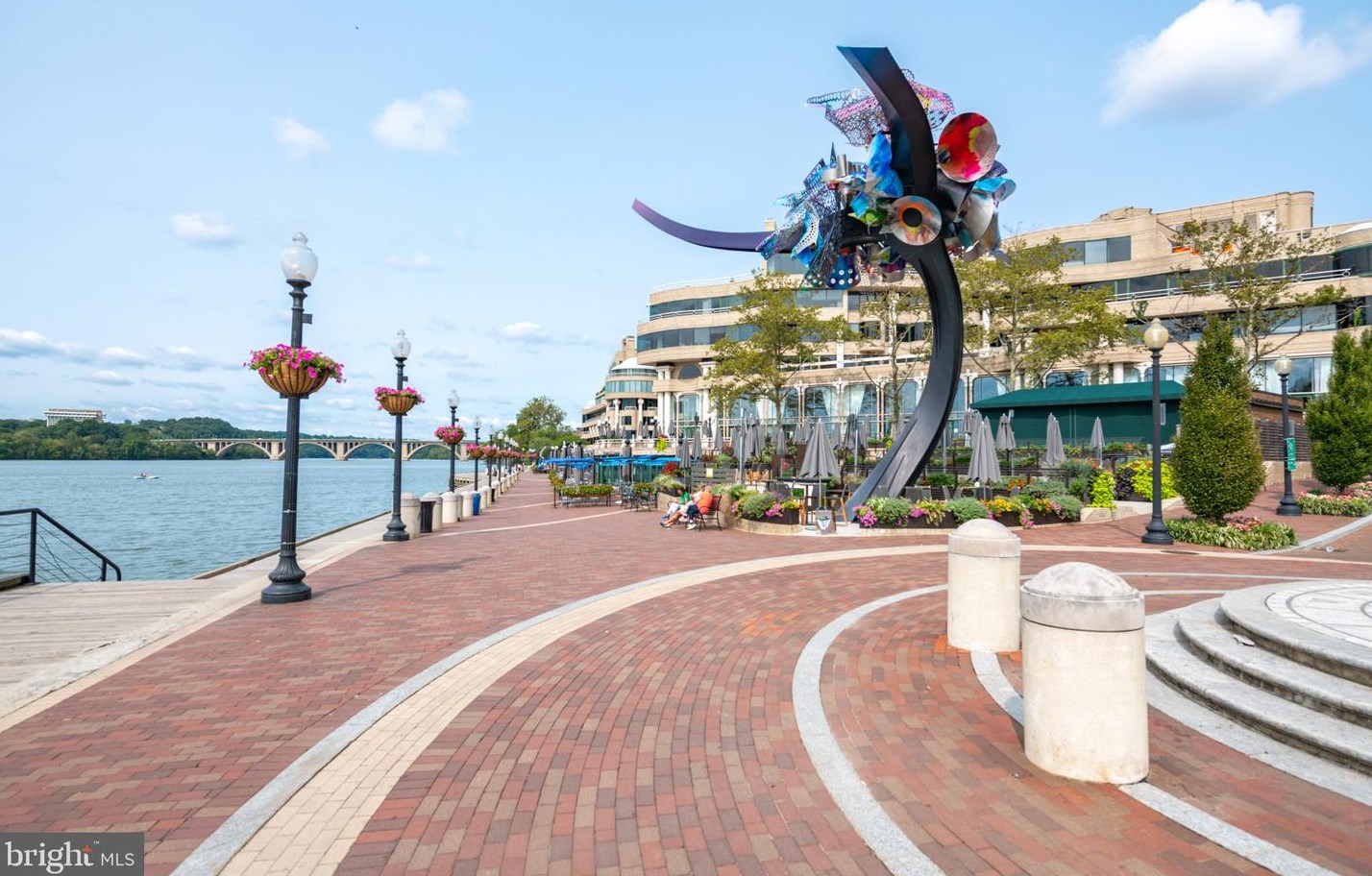 2475 Virginia Ave, Washington DC  20037-2639 exterior