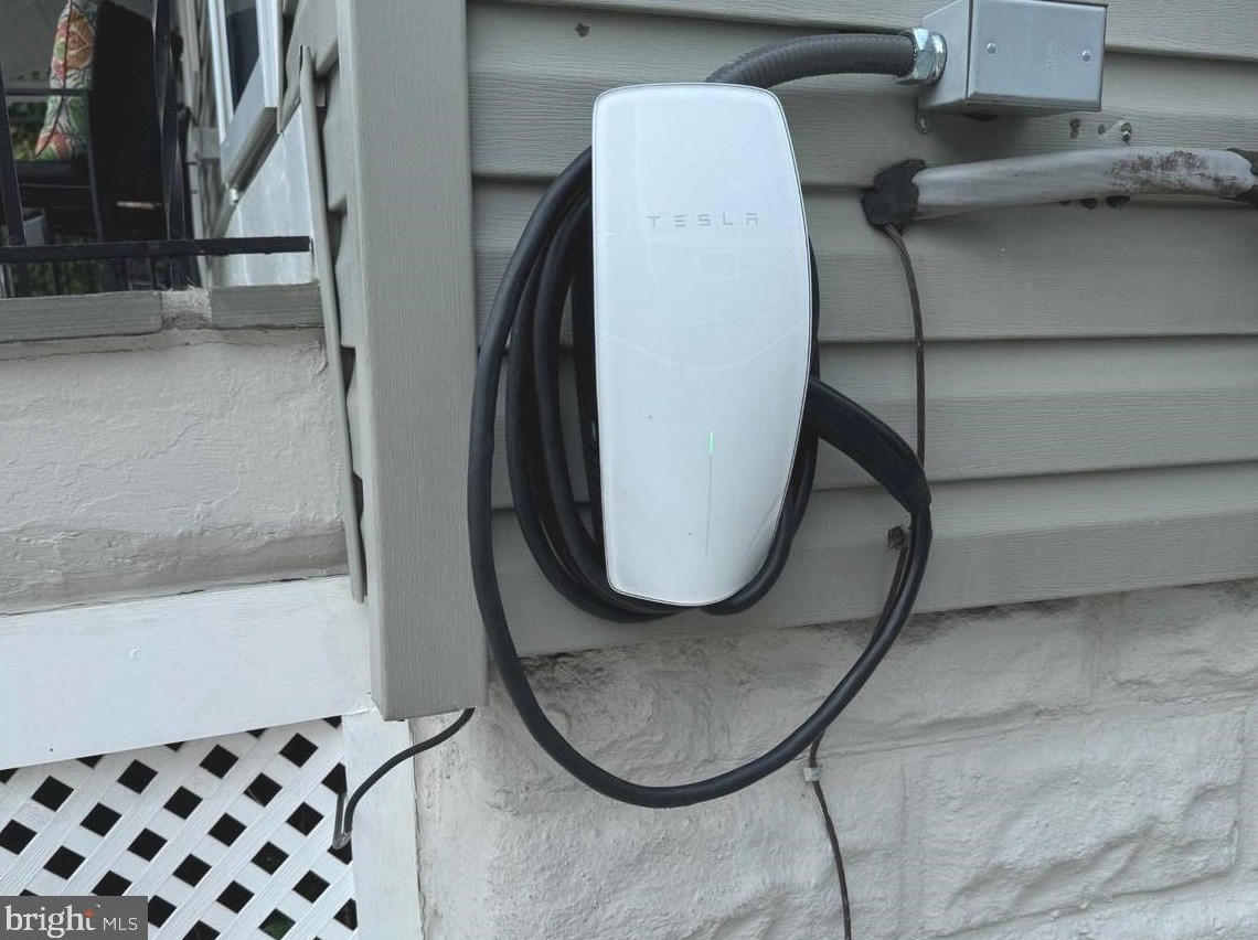 2602 30th St, Washington DC  20018-1537 exterior