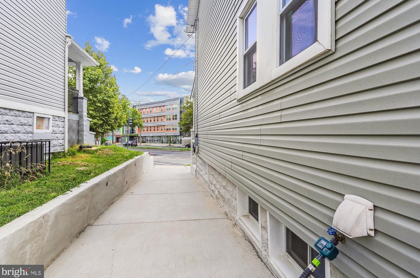 2602 30th St, Washington DC  20018-1537 exterior