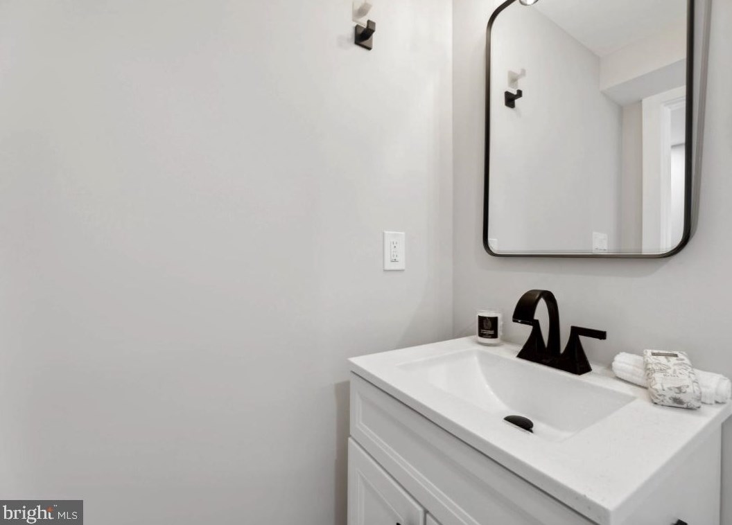 514 T St, Washington DC  20001-1997 exterior