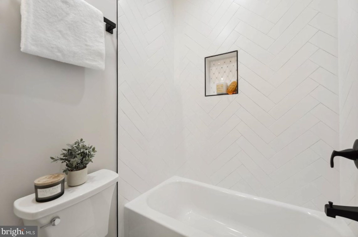 514 T St, Washington DC  20001-1997 exterior