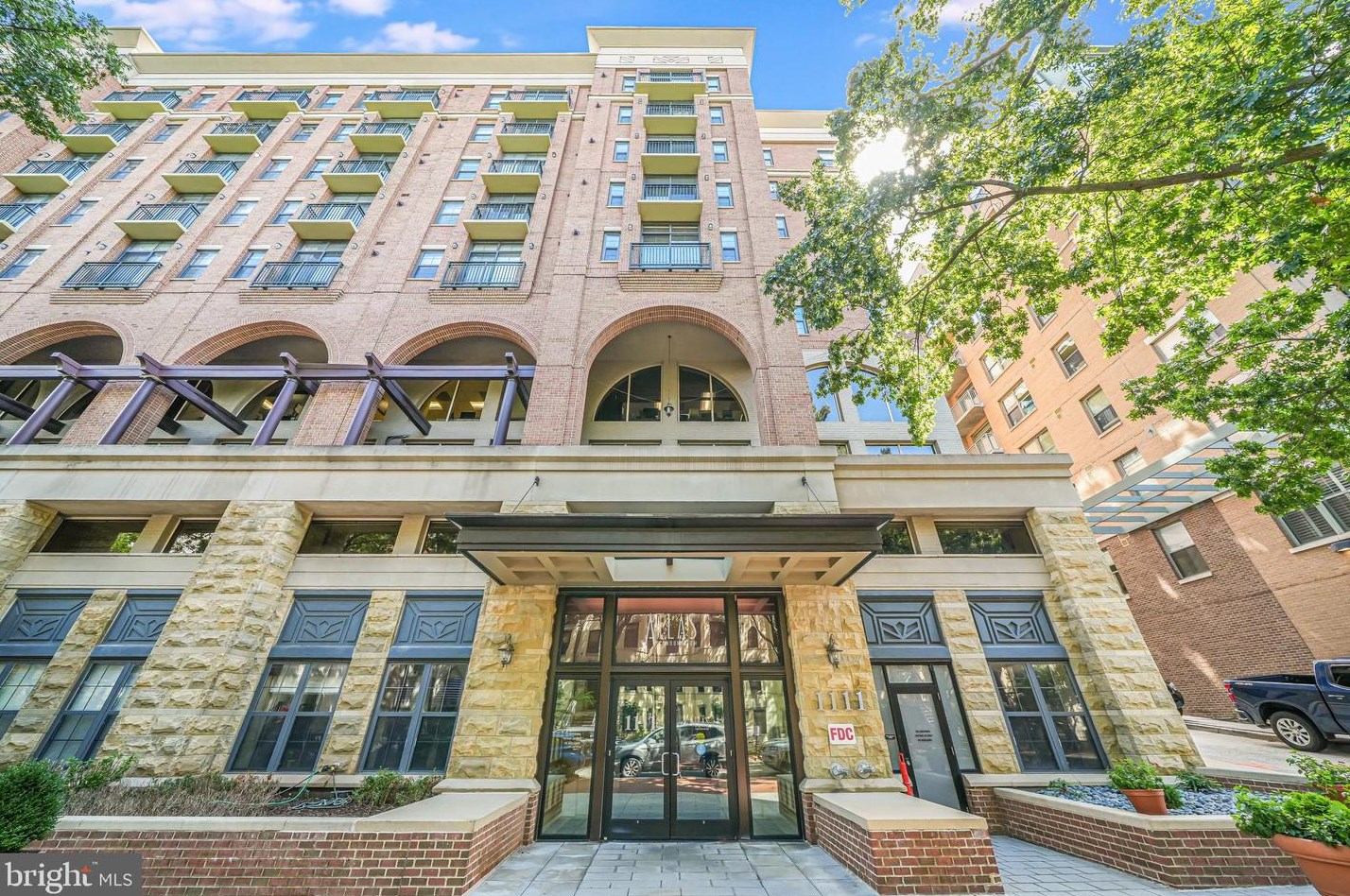 1111 25th St, Washington, DC 20037-1447