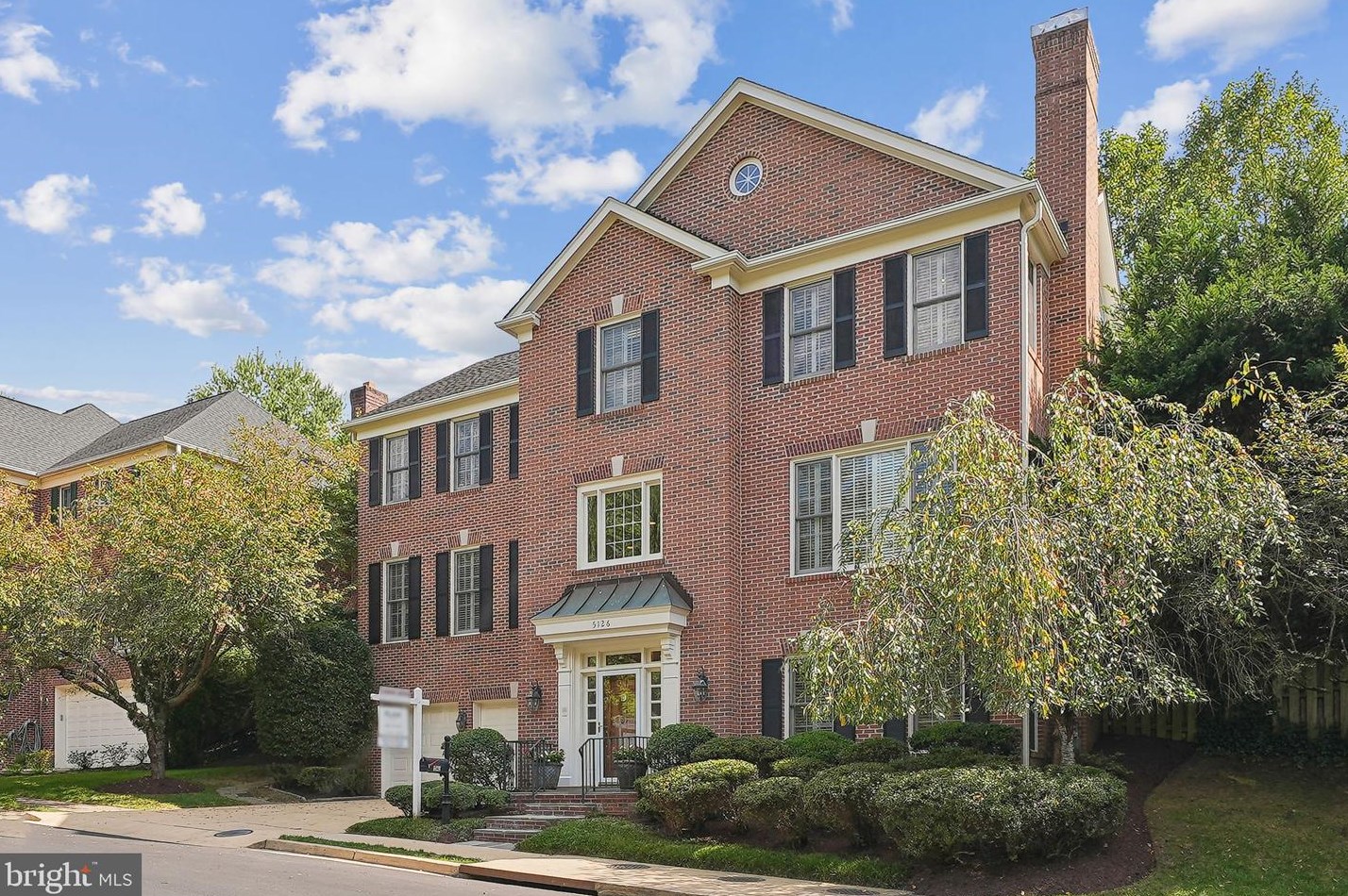 5126 Warren Pl Nw, Washington, DC 20016