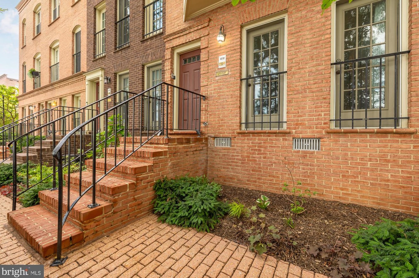 4611 1/2 Macarthur Blvd Nw #a, Washington, DC 20007