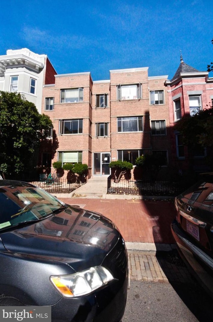 1711 T St, Washington DC 20009-7109 exterior