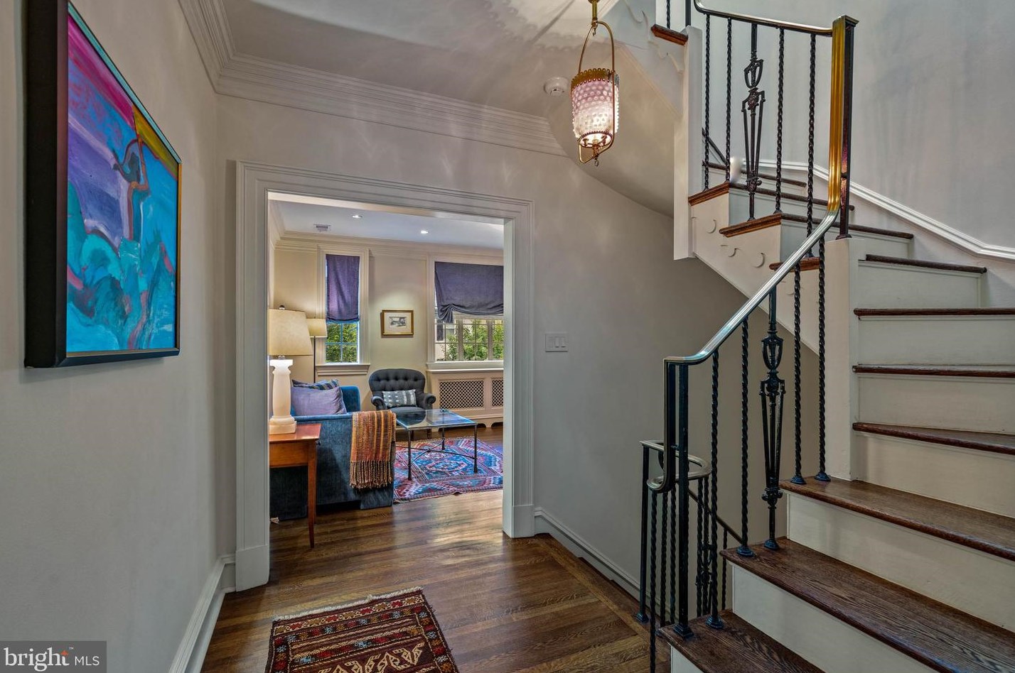 1818 24th St, Washington DC  20002-1904 exterior
