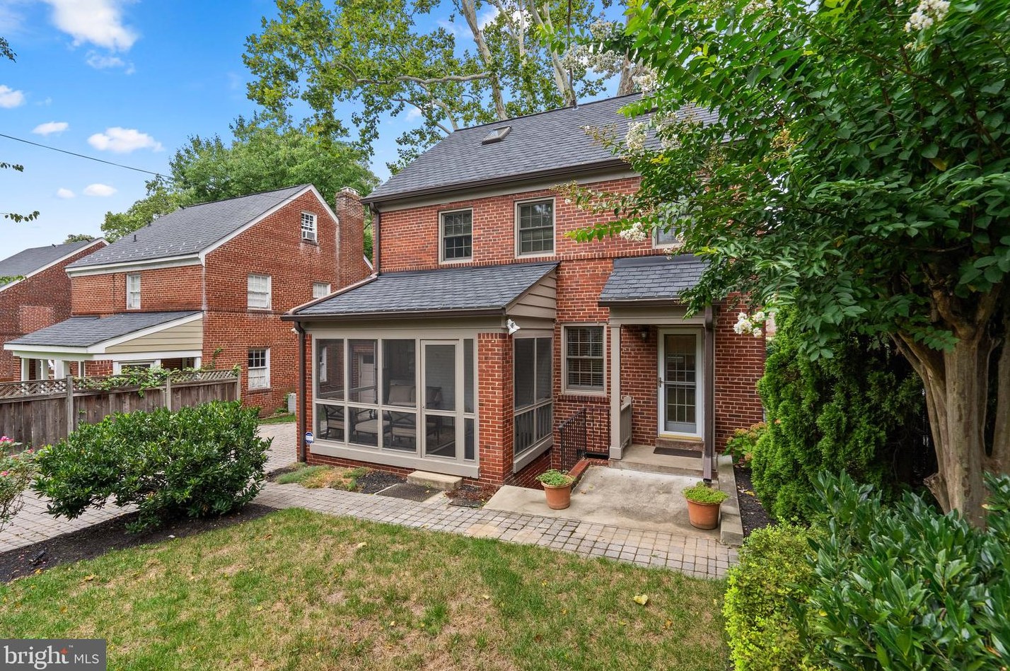 1642 Primrose Rd Nw, Washington, DC 20012