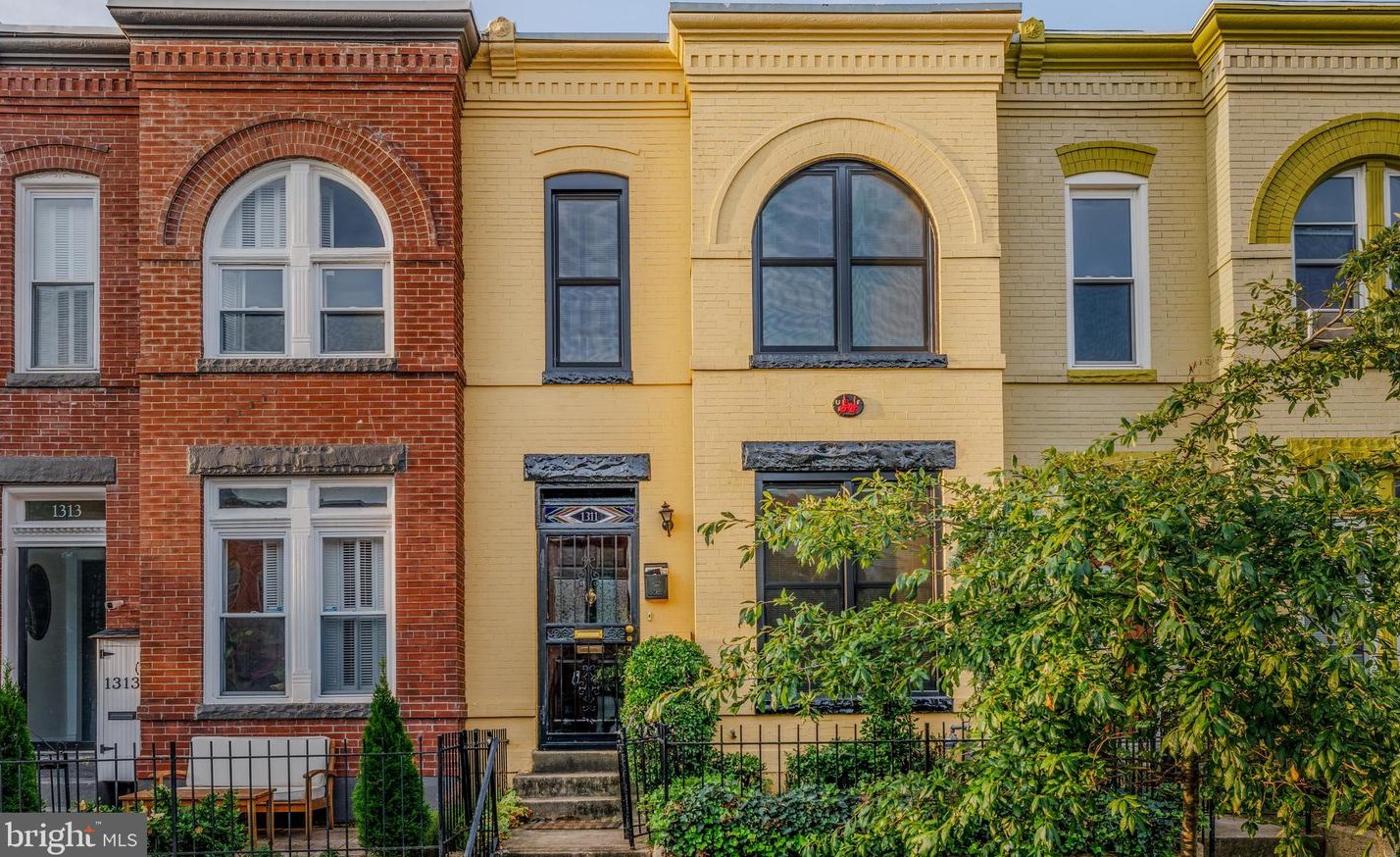 1311 Emerald St, Washington, DC 20002-5431