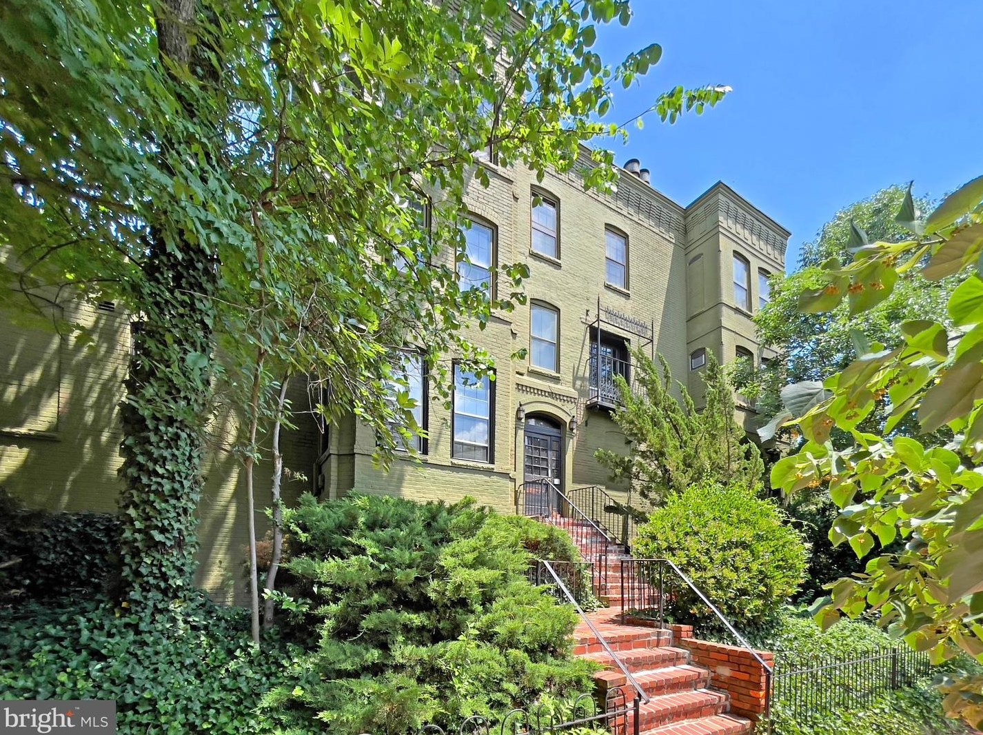 330 5th St, Washington, DC 20003-2050